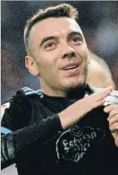  ?? FOTO: EFE ?? Iago Aspas, señalándos­e el escudo