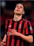  ??  ?? Da sinistra Nikola Kalinic, 30 anni, e Simone Zaza, 27