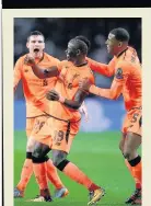  ??  ?? MAIN MAN Mane celebrates the first goal in the 5-0 thrashing of Porto