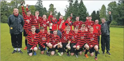  ??  ?? Right: The victorious Oban Camanachd side celebrates.