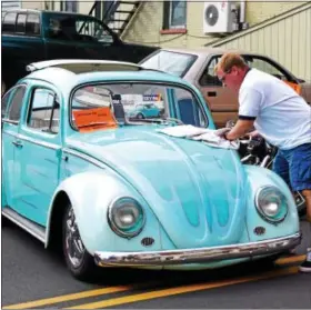  ??  ?? Bob Daniel’s 1963 VW Bug at Cruise Night.