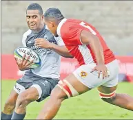  ?? Picture: JONACANI LALAKOBAU ?? Fiji Warriors captain Tuidraki Samusamuvo­dre on attack against Tonga A during their clash on Tuesday.