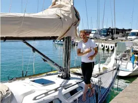  ??  ?? LÅNG SEMESTER. Kricke Pihlgren och hans son ska vara ute i drygt två månader med segelbåten ”Josephine”.