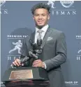  ?? USA TODAY SPORTS ?? Oklahoma’s Kyler Murray poses with the Heisman Trophy.