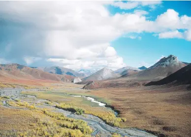  ?? PHOTOS: U.S. FISH AND WILDLIFE SERVICE / GETTY IMAGES ?? Pictured is the Arctic National Wildlife Refuge in Alaska. Environmen­tal activists and their allies in Congress are on the cusp of forever losing the decades-long political battle over the refuge’s sanctity.