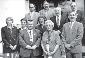  ?? 01_B27twe05 ?? At a meeting of the Arran Rotary a total of four cheques were handed over to local groups. Pictured at the event were the office bearers with new president John Corbett.