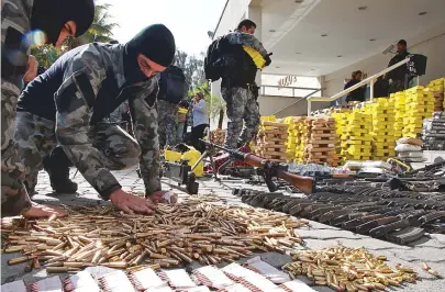  ?? BETINHO CASAS/ESTADÃO CONTEÚDO ?? Polícia apreendeu 30 armas, sendo 28 fuzis e metralhado­ras; além de cinco toneladas de drogas