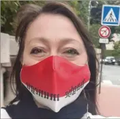  ??  ?? Les supportric­es aussi sont là. Avec, en cette période sanitaire délicate, des masques aux couleurs du club. Et toujours le même slogan : «Daghe Munegu,
même en Bretagne », se réjouit Manuela.