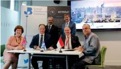  ??  ?? Witnessing a landmark MOU between the Scottish and British Chambers, standing alongside Keith Brown, Scottish Parliament Cabinet Secretary of Economy