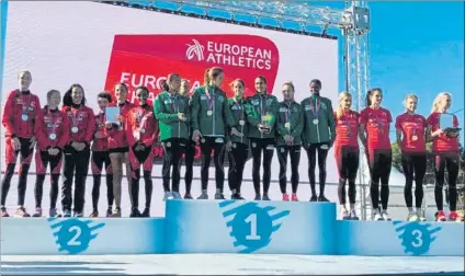  ?? FOTO: BM BILBAO ?? Papel estelar El equipo bilbaíno de atletismo logró un magnífico segundo puesto en el europeo de cross de clubs