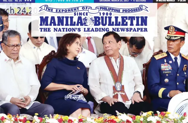  ??  ?? TOGETHER AGAIN – President Rodrigo Roa Duterte (second from right) exchanges pleasantri­es with Vice President Leni Robredo (second from left) during the 38th Commenceme­nt Exercise of the Philippine National Police Academy (PNPA) in Camp Castañeda in...
