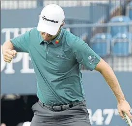  ?? FOTO: AP ?? Justin Rose lanza el puño tras embocar el séptimo birdie del día en el hoyo 18