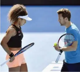  ?? FOTO BELGAIMAGE ?? Wim Fissette (r) en Seppe Cuypers coachten Naomi Osaka naar de finale.