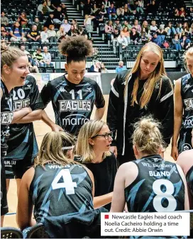  ?? ?? Newcastle Eagles head coach Noelia Cacheiro holding a time out. Credit: Abbie Orwin