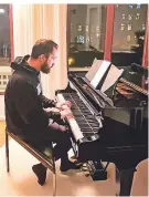  ?? SCREENSHOT: INSTAGRAM ?? Igor Levit machte sein Wohnzimmer zum Konzertsaa­l für Tausende.