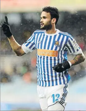  ?? FOTO: LUIS MARI UNCITI ?? Willian José celebra el gol contra el Getafe Luego no sirvió para nada