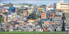  ?? REUTERS ?? The sprawling Educandos slum in Manaus, Brazil.