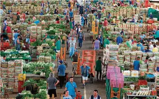  ?? FELIPE RAU/ESTADÃO-16/3/2017 ?? Campo. Safra recorde agrícola derrubou os preços dos alimentos pelo 4º mês consecutiv­o