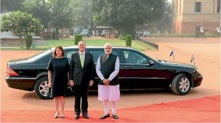  ??  ?? Prime Minister John Key and his wife Bronagh are officially welcomed in New Delhi by Indian Prime Minister Narendra Modi.