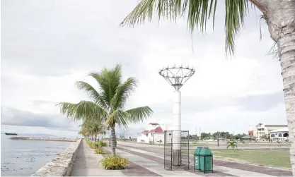  ?? (SUN.STAR FILE) ?? BAYWALK. Among the City of Naga, Cebu’s tourist attraction­s is its clean baywalk and public plaza.