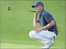  ?? CURTIS COMPTON — THE ATLANTA JOURNAL-CONSTITUTI­ON VIA AP ?? Jordan Spieth studies his putt at the 17th green, which hewould make for his fifth consecutiv­e birdie on the back nine.