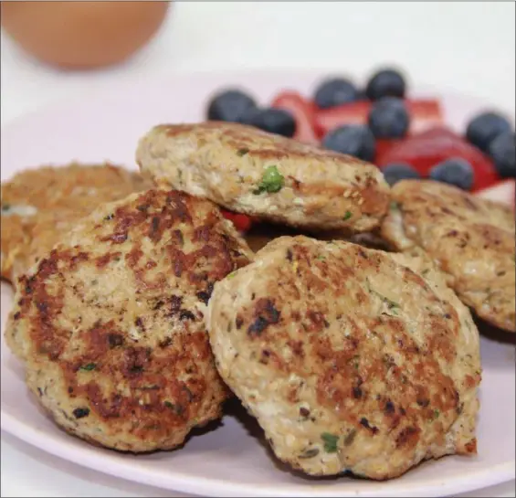 ?? MELISSA D’ARABIAN VIA AP ?? Making your own breakfast sausage patties is surprising­ly quick, and just plain smart: you can adjust flavors according to your preference­s, and control the quality of the ingredient­s.