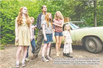  ??  ?? The cast of ‘The Glass Castle’: From left, Sadie Sink, Charlie Shotwell, Woody Harrelson, Ella Anderson, Naomi Watts and Eden Grace Redfield. — Jake Giles Netter, Lionsgate photo