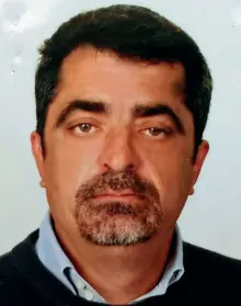  ??  ?? Salvatore Verolla, 42 anni, originario di Mondragone ma residente a Napoli. A destra, Achille De Lisa, 52 anni, di Mondragone