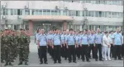  ??  ?? Police in Bejing’s Fengtai district benefited from An Zhongyan’s donation of air conditione­rs.