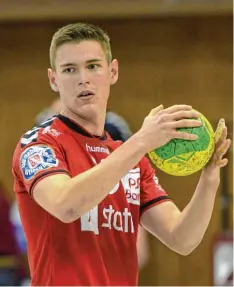  ??  ?? Der Youngster Jonas Lehr, Jahrgang 1997, ist bei den Handballer­n des VfL Günzburg eine feste Größe.