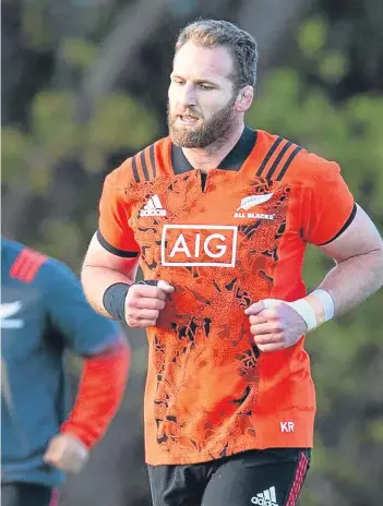  ?? Picture: SNS Group. ?? Left: Scotland head coach Gregor Townsend at yesterday’s team announceme­nt at Murrayfiel­d for the clash with New Zealand; above: All Blacks’ captain Kieran Reid during a training session at Peffermill yesterday.