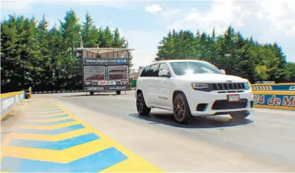  ??  ?? Jeep Grand Cherokke Trackhawk, la SUV más potente de su segmento.