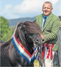  ??  ?? Supreme champion Rupert, handled by John Watson, and reserve supreme champion Stelhoneyb­ee, handled by Sarah Ross.