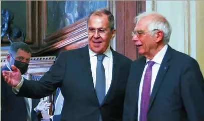  ?? AP ?? El Alto Representa­nte Josep Borrell, con el ministro de Exteriores ruso, Sergei Lavrov