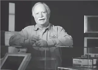  ?? JULIE OLIVER ?? QNX co-founder Gordon Bell has returned to the company he left in December 2004. The museum in the lobby of the firm’s Kanata headquarte­rs shows technology Bell and others dreamed up decades ago.