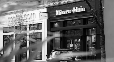  ?? Juan Figueroa/staff Photograph­er ?? The renovated Mizzen+main store in the West Village in Dallas includes a couch for patrons to lounge while visiting. The brand is sold in more than 600 stores through its wholesale business.