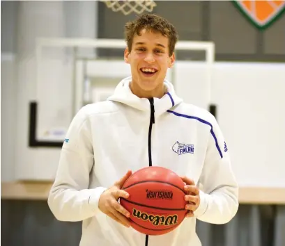  ?? FOTO: SPT/SEBASTIAN BACKMAN ?? Mikael Jantunen satsade först på fotboll – men valde sedan basketen.