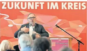  ?? FOTO: THORSTEN LINDEKAMP ?? Der frühere Bundesvors­itzende der SPD, Norbert Walter-borjans, war der prominente Gastredner beim „Frühlinkse­rwachen“.