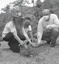  ?? DE TAPACHULA ?? La alcaldesa dijo que promoverá más la reforestac­ión en comunidade­s/GOB.