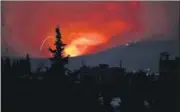  ?? REUTERS ?? Fire and explosions south of Hama city, Syria, on Sunday.