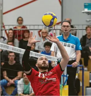  ?? Foto: Michael Hochgemuth ?? Zuvor spielte der heute 31-Jährige viele Jahre für den TSV Friedberg. Dort war er auch Spielertra­iner.