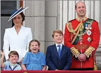  ?? ?? FOX TROT: Kate, Wills and kiddies enjoy a show