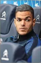  ??  ?? Hatem Ben Arfa, sur le banc du PSG.