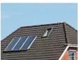  ?? FOTO: ANDREA WARNECKE/DPA ?? Eine Solartherm­ieanlage erwirtscha­ftet in der Zeit zwischen März und Oktober fast 80 Prozent ihres Jahresertr­ags.