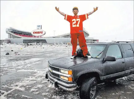  ?? Keith Myers Kansas City Star ?? Dave Cochran’s star is on the rise after the Kansas City homeless man helped Chiefs offensive lineman Jeff Allen get his vehicle out of a snowbank Saturday in time to make Arrowhead Stadium for the team’s playoff game against Indianapol­is.