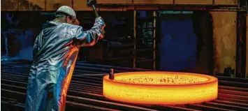  ?? Foto: Marcel Kusch ?? Die Beilegung des Handelskon­flikts ist eine gute Nachricht für europäisch­e Stahlherst­eller wie Thyssenkru­pp.