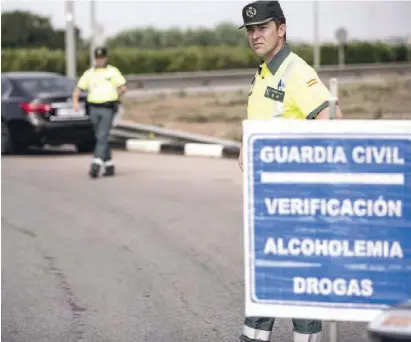  ?? Foto: EFE ?? Die Alkohol- und Drogenkont­rollen werden auf den Straßen der Region verschärft.