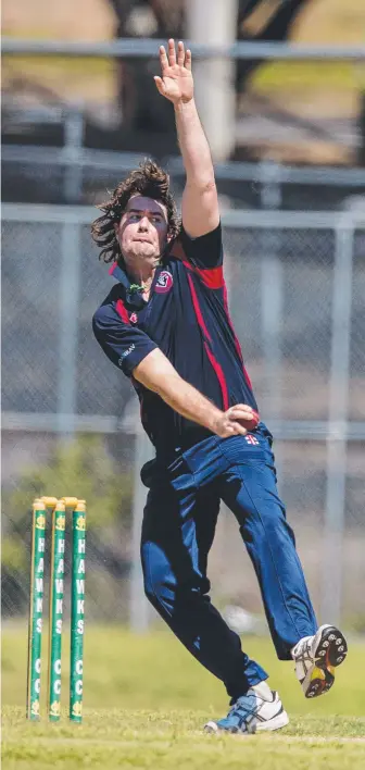  ?? Picture: JERAD WILLIAMS ?? Surfers Paradise’s Jared Sandford bowls against Burleigh on Saturday.