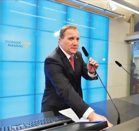  ?? FOTO: RITZAU SCANPIX ?? Stefan Löfven er igen svensk statsminis­ter. Men han måtte bide hovedet af al skam og acceptere et regeringsg­rundlag, som er lodret imod alt, hvad han gik til valg på.