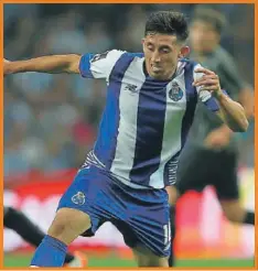  ??  ?? Héctor herrera se mantiene al margen